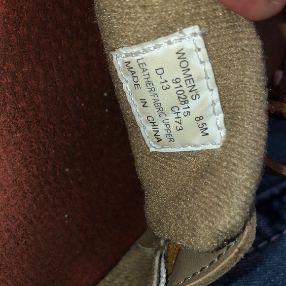 Sperry - Picture 2 of 2